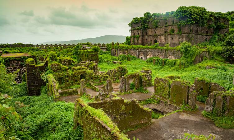 Beachside hotels in Alibaug